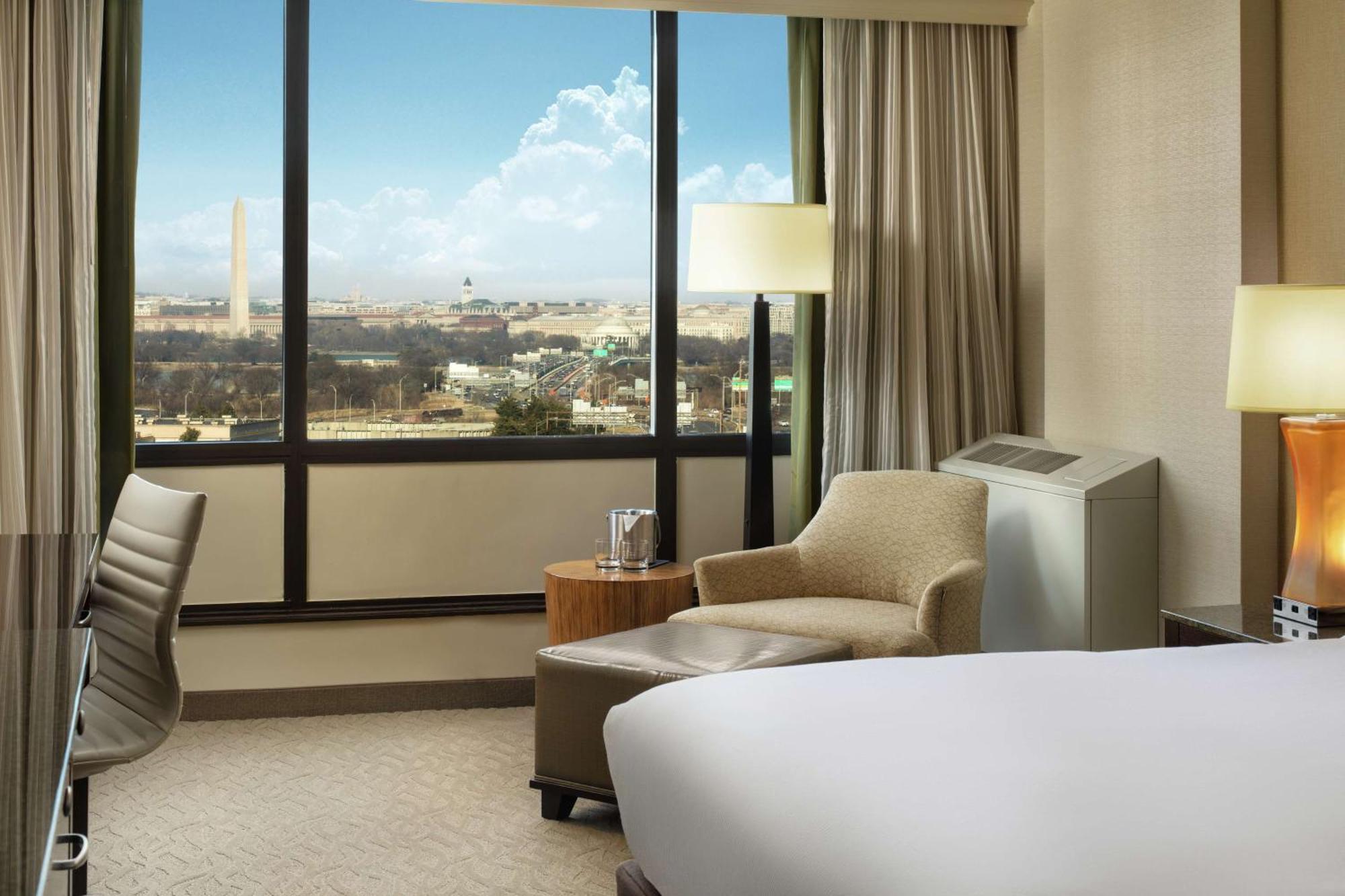 Doubletree By Hilton Washington Dc - Crystal City Арлингтон Экстерьер фото