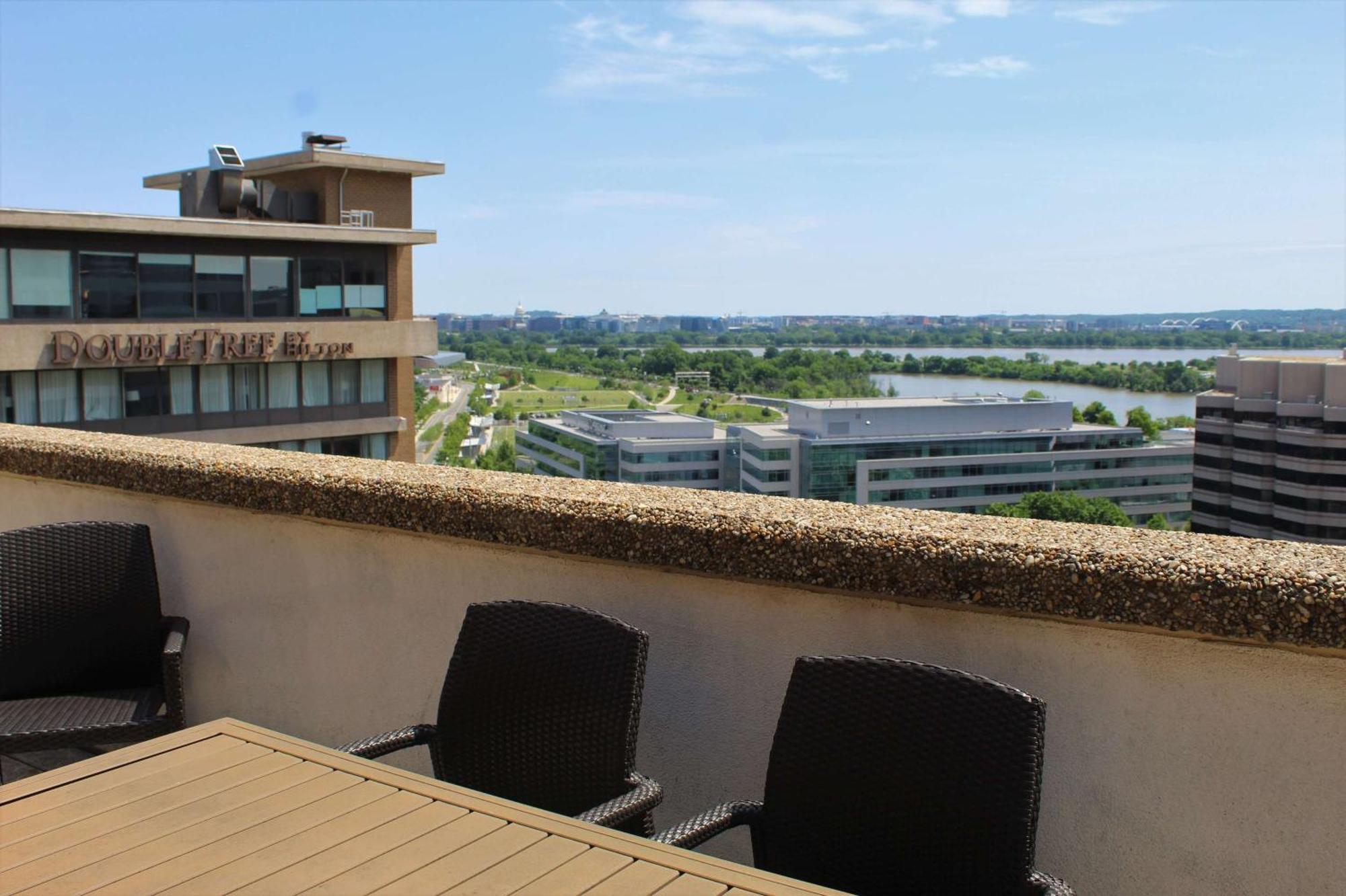 Doubletree By Hilton Washington Dc - Crystal City Арлингтон Экстерьер фото