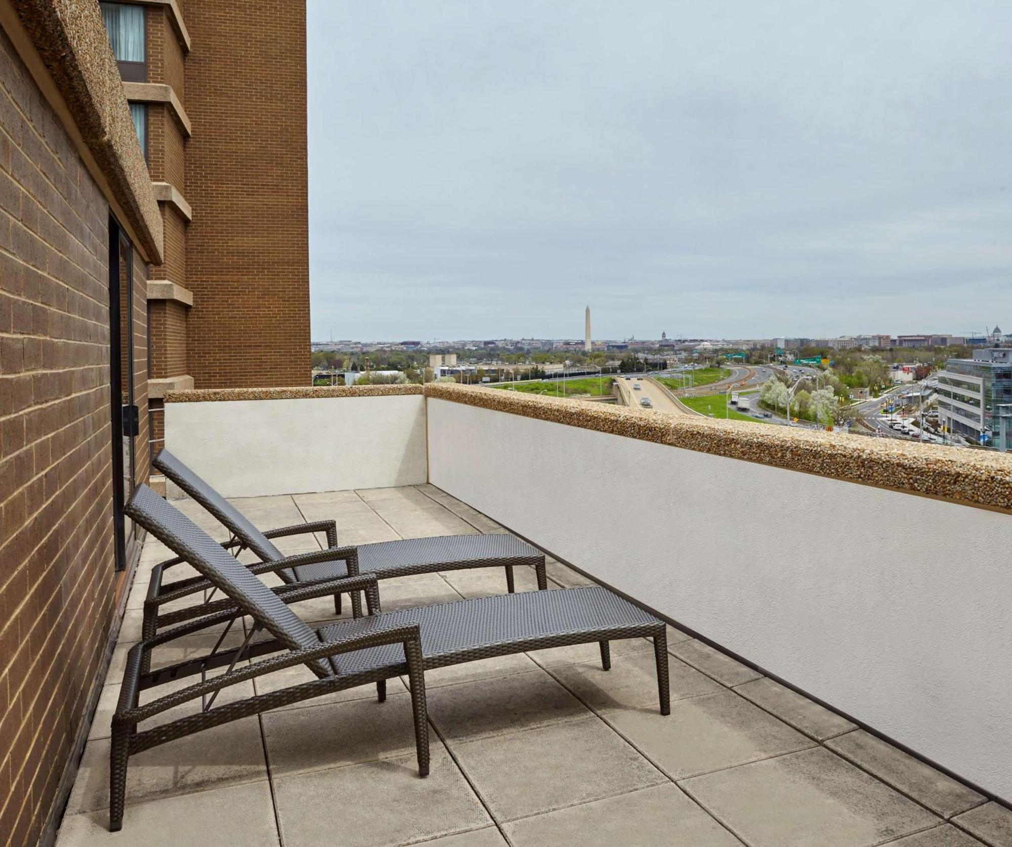 Doubletree By Hilton Washington Dc - Crystal City Арлингтон Экстерьер фото