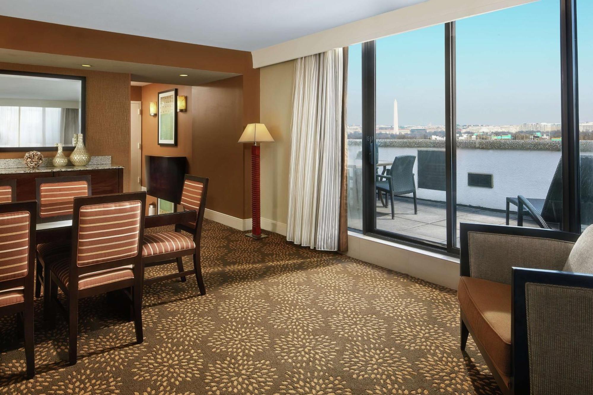 Doubletree By Hilton Washington Dc - Crystal City Арлингтон Экстерьер фото