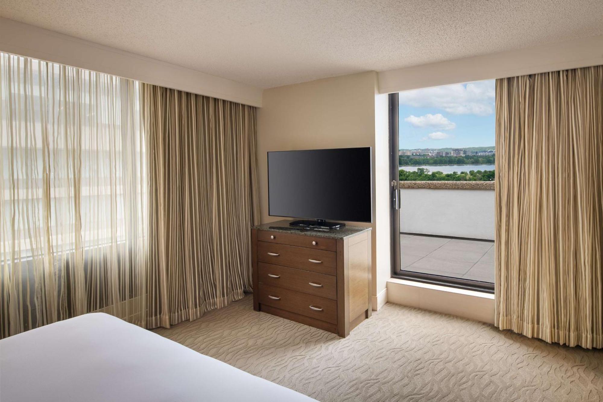 Doubletree By Hilton Washington Dc - Crystal City Арлингтон Экстерьер фото