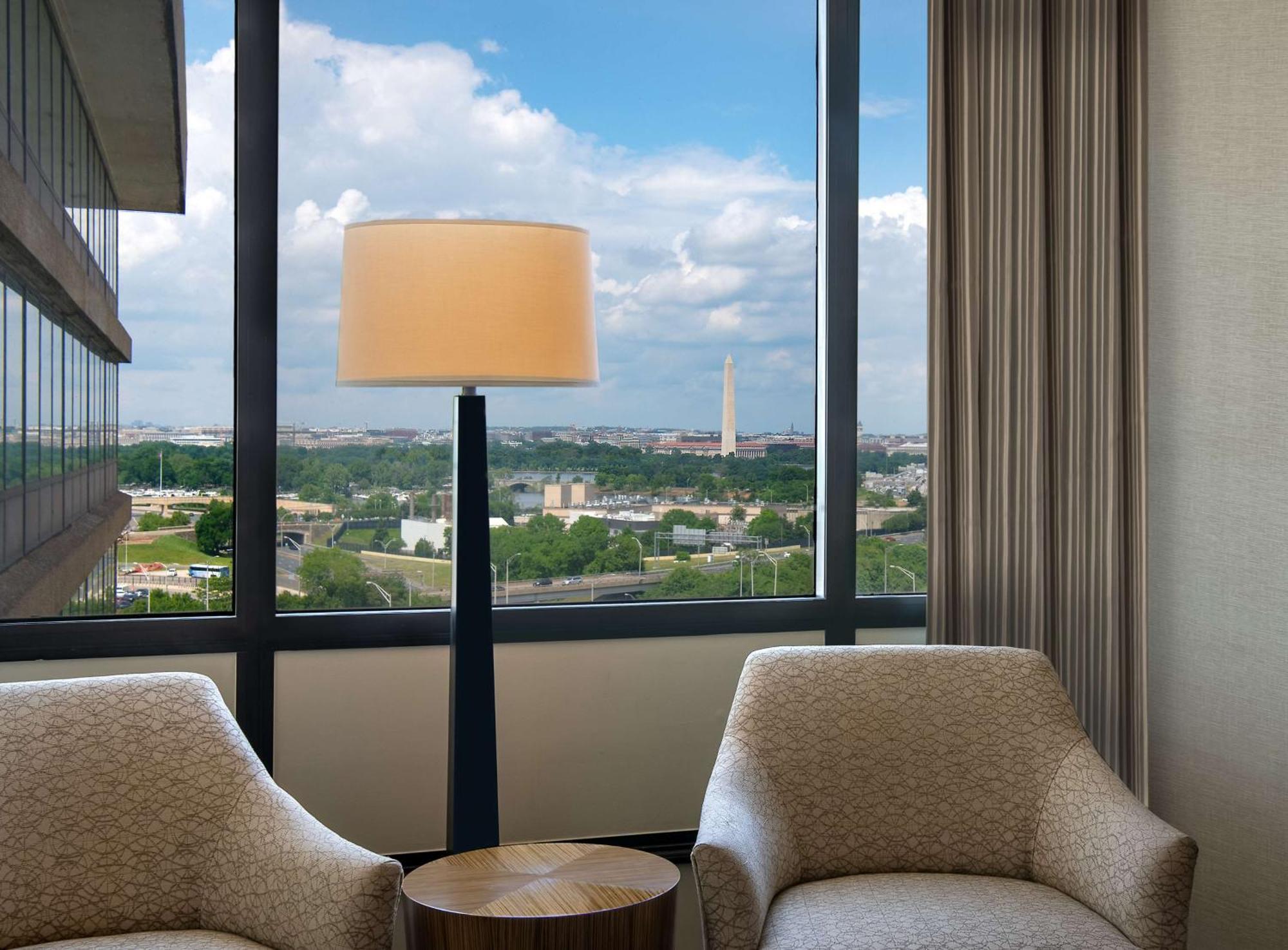 Doubletree By Hilton Washington Dc - Crystal City Арлингтон Экстерьер фото