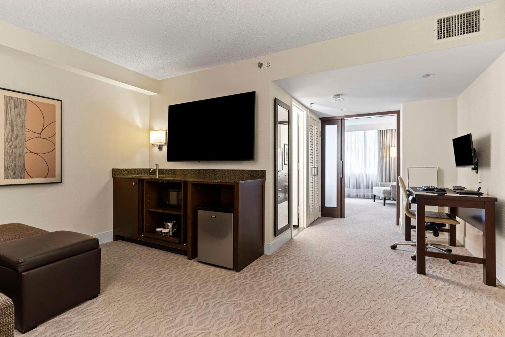 Doubletree By Hilton Washington Dc - Crystal City Арлингтон Экстерьер фото